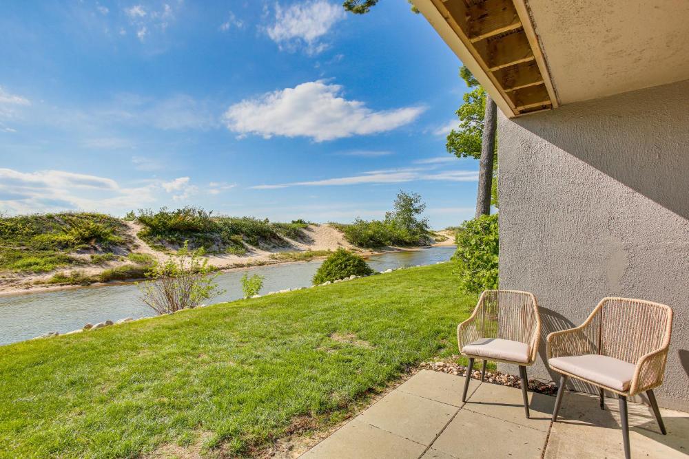 Glen Arbor Riverfront Retreat Steps to Beach!